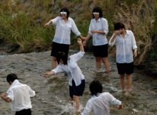ずぶ濡れの女子高生が超色っぽい！このまま押し倒して精子が枯れるまで犯したくなる濡れた女子高生のエロ画像
