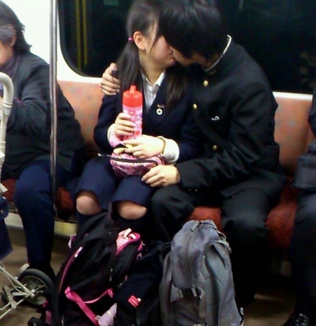 【リア充判定】これ見て殴りたくなったヤツは(ﾟ∀ﾟ)人(ﾟ∀ﾟ)ﾅｶｰﾏ ムカツクんじゃボケェｗｗｗｗ その2