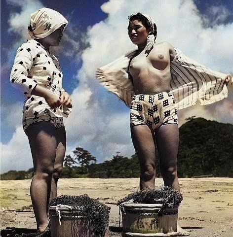 【海女さんエロ画像】昭和の海女さんすげーｗｗｗｗ哀愁漂う画像なのにおっぱいまる出しでワロタｗｗｗ その3