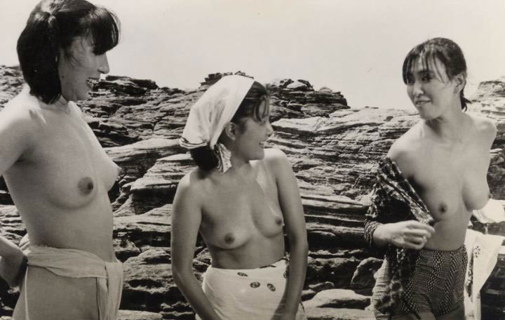 【海女さんエロ画像】昭和の海女さんすげーｗｗｗｗ哀愁漂う画像なのにおっぱいまる出しでワロタｗｗｗ その5
