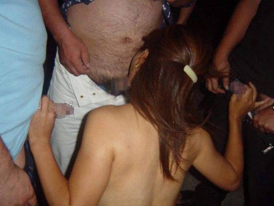 【乱交エロ画像】唾液とマン汁の匂いが充満する密室…素人の乱交セックスがガチでカオスだぜぇｗｗｗ その11