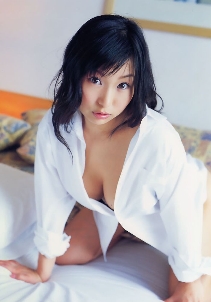 【Ｙシャツエロ画像】初めて彼女を家に泊めたら絶対して欲しい裸にＹシャツ1枚！！ その6