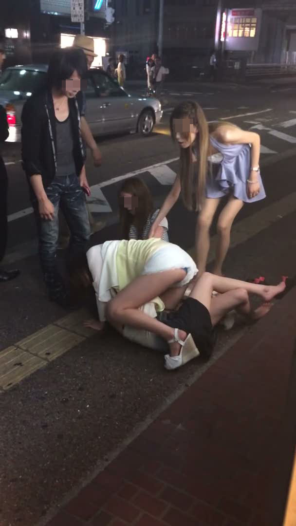 【リア充太ももエロ画像】スリスリ頬ずりしたくなるリア充の太もも！脚フェチじゃなくても興奮する生脚がこちらｗｗｗｗ その7