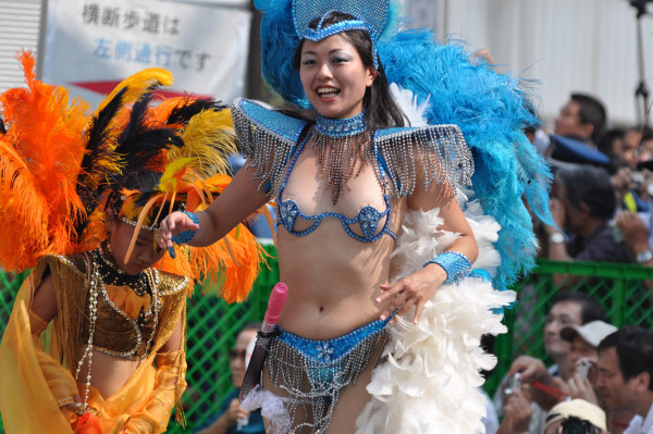【サンバエロ画像】日本でサンバが人気な理由がエロ以外で見つからない…ポロリ寸前の過激な踊りが勃起不可避ｗｗｗ その9
