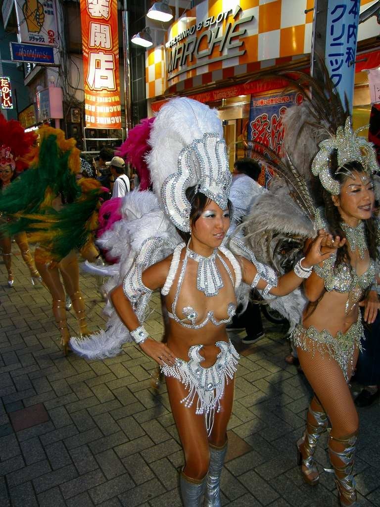 【サンバエロ画像】日本でサンバが人気な理由がエロ以外で見つからない…ポロリ寸前の過激な踊りが勃起不可避ｗｗｗ その14