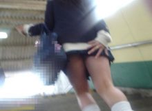遭遇したら嬉しくなるエッチなハプニング…女の子のパンツがまる見えになった街撮りエロ画像