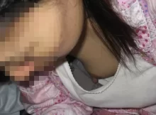 人妻さんのおっぱいが想像以上に色っぽい！ほどよく熟れた谷間がエロ過ぎる胸チラエロ画像