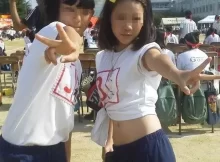 少女たちのジャージ姿ってなんか可愛い…体操服で騒ぐ女子高生たちのおふざけエロ画像