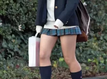 女子高生の生足がそそる！ミニスカから剥き出しになった太ももがエッチな街撮りエロ画像