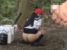 野ションベンしてるところを見られた女子高生が大慌て…チ○ポ挿れられ潮○き撒き散らす青姦GIF画像